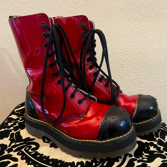 COPY - RARE Vintage Red & Black Patent Leather 10 hole Steel-toe Dr Martens Cir… - Picture 1 of 11